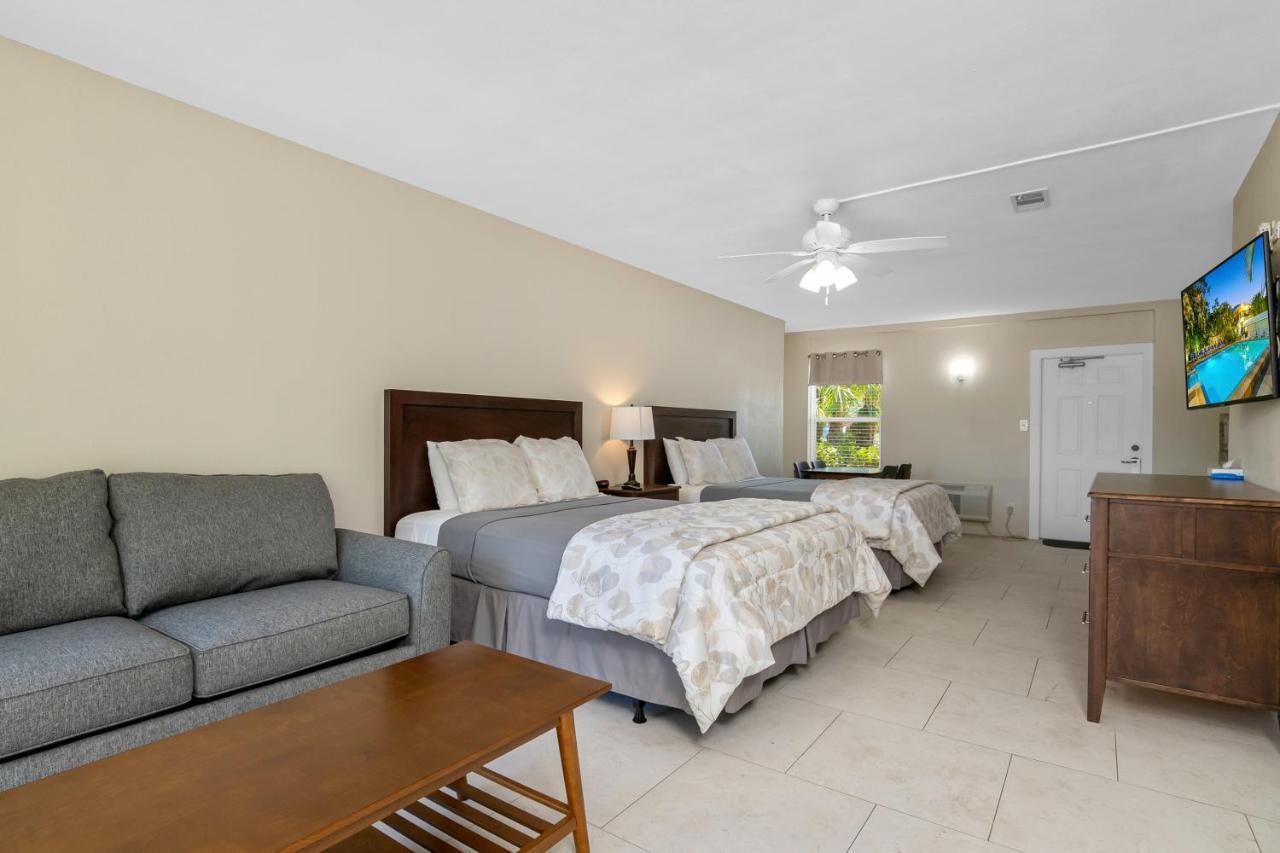 The Fairways Inn Of North Naples מראה חיצוני תמונה