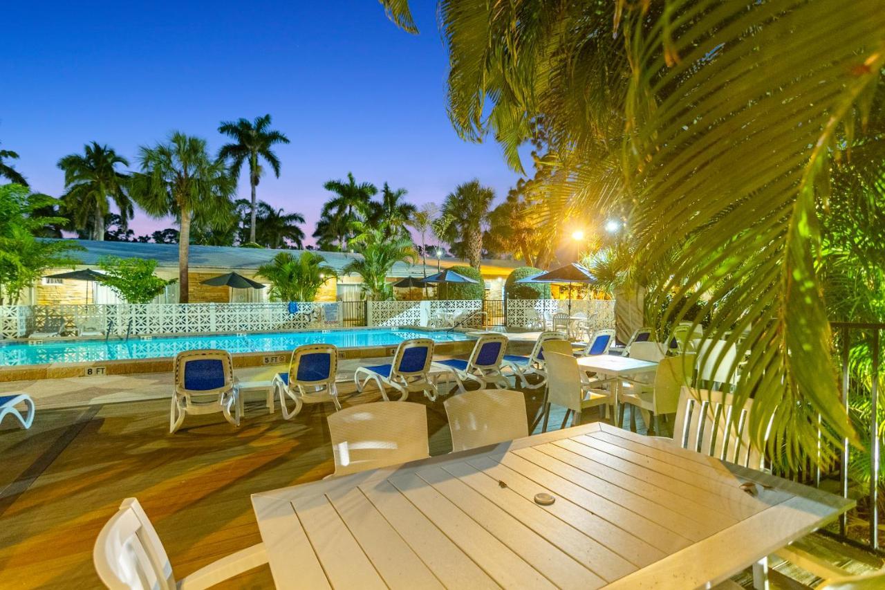 The Fairways Inn Of North Naples מראה חיצוני תמונה