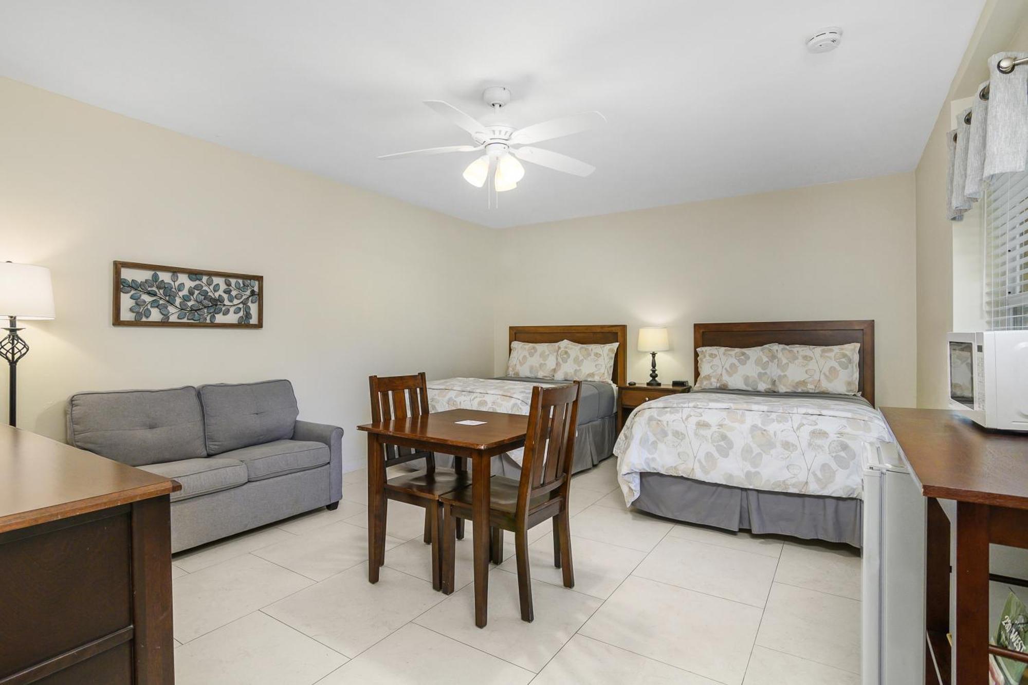The Fairways Inn Of North Naples מראה חיצוני תמונה